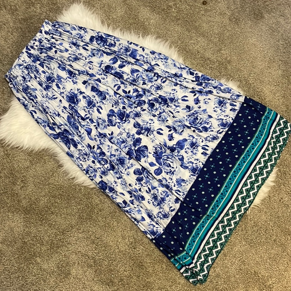 Blue Floral Maxi Skirt. Women’s size M.